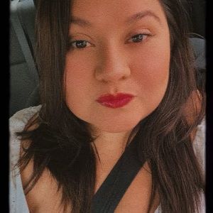 Meet your Posher, Priscila